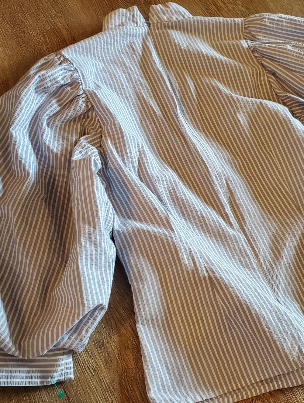 Levis Top - Picture 6 of 7